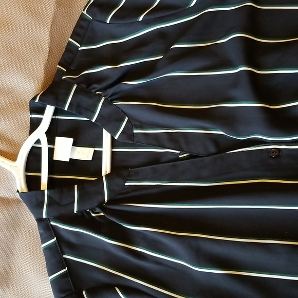 H&M brand new, long sleeve, no tag, stylish dress, can be a long blouse - Picture 3 of 3